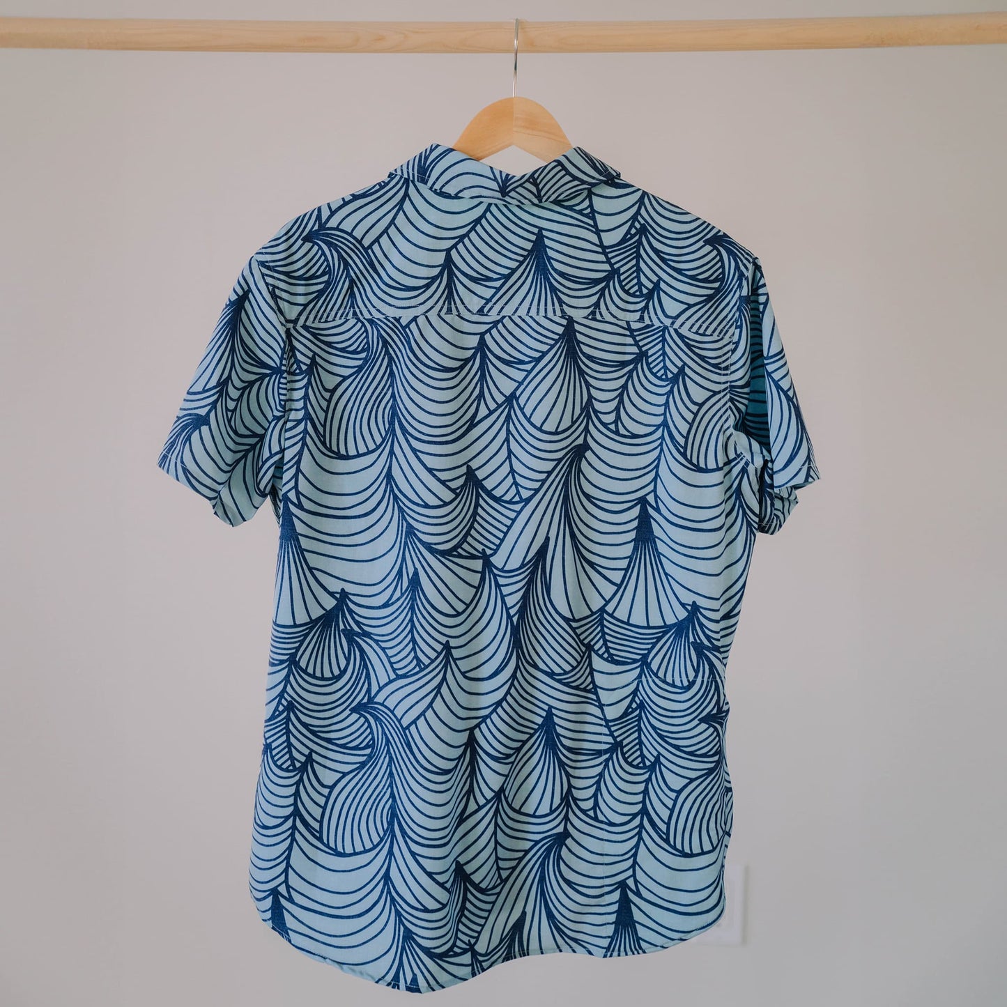 
                  
                    NEPTUNE UPF50+ BOARDSHIRT - Waves Indigo
                  
                